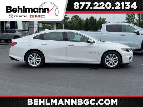 Used 2018 Chevrolet Malibu LT w/ Leather Package FWD image 1