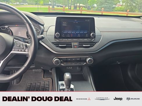 Used 2021 Nissan Altima 2.5 SR AWD/4WD image 17