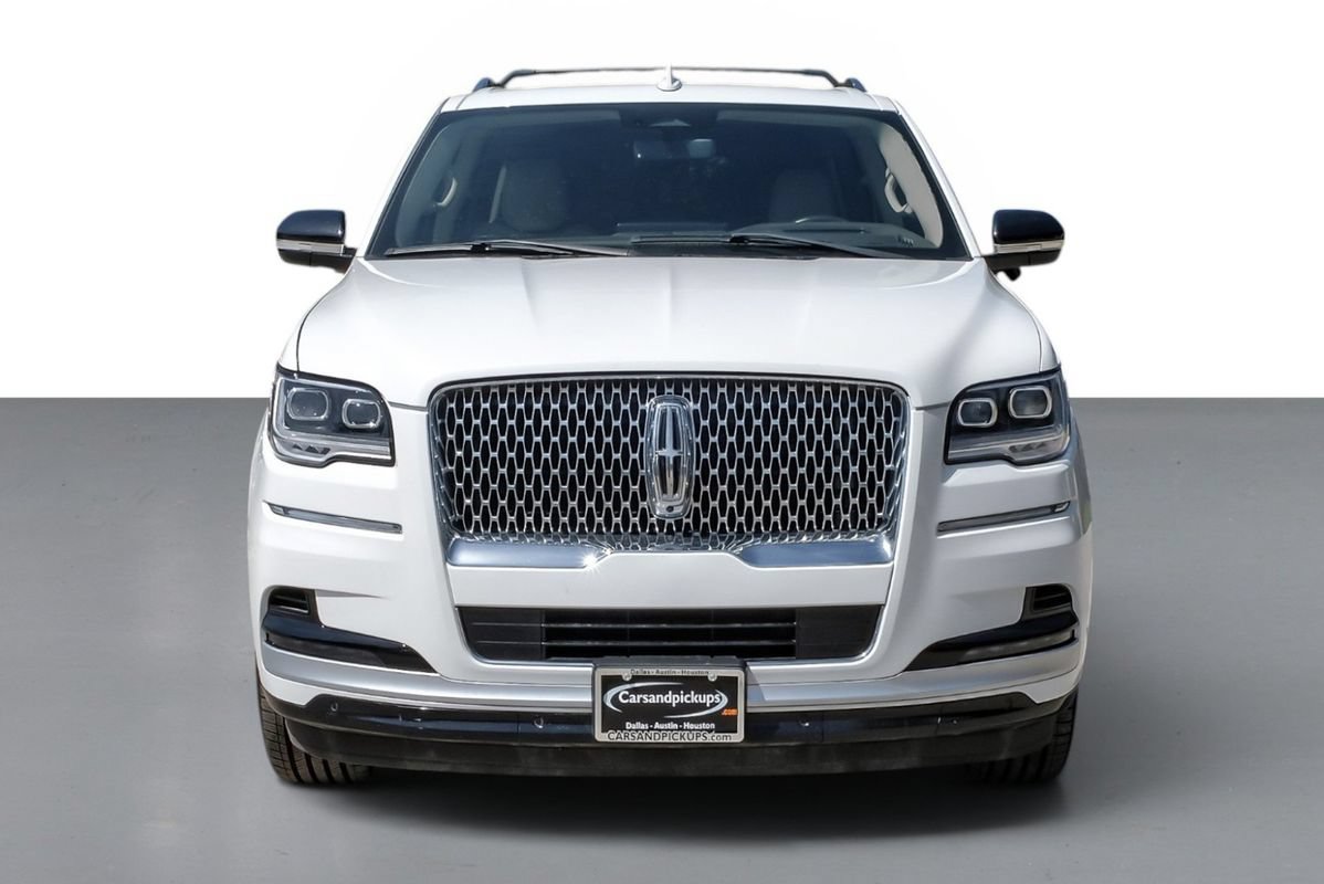 Used 2023 Lincoln Navigator L Reserve AWD/4WD image 3