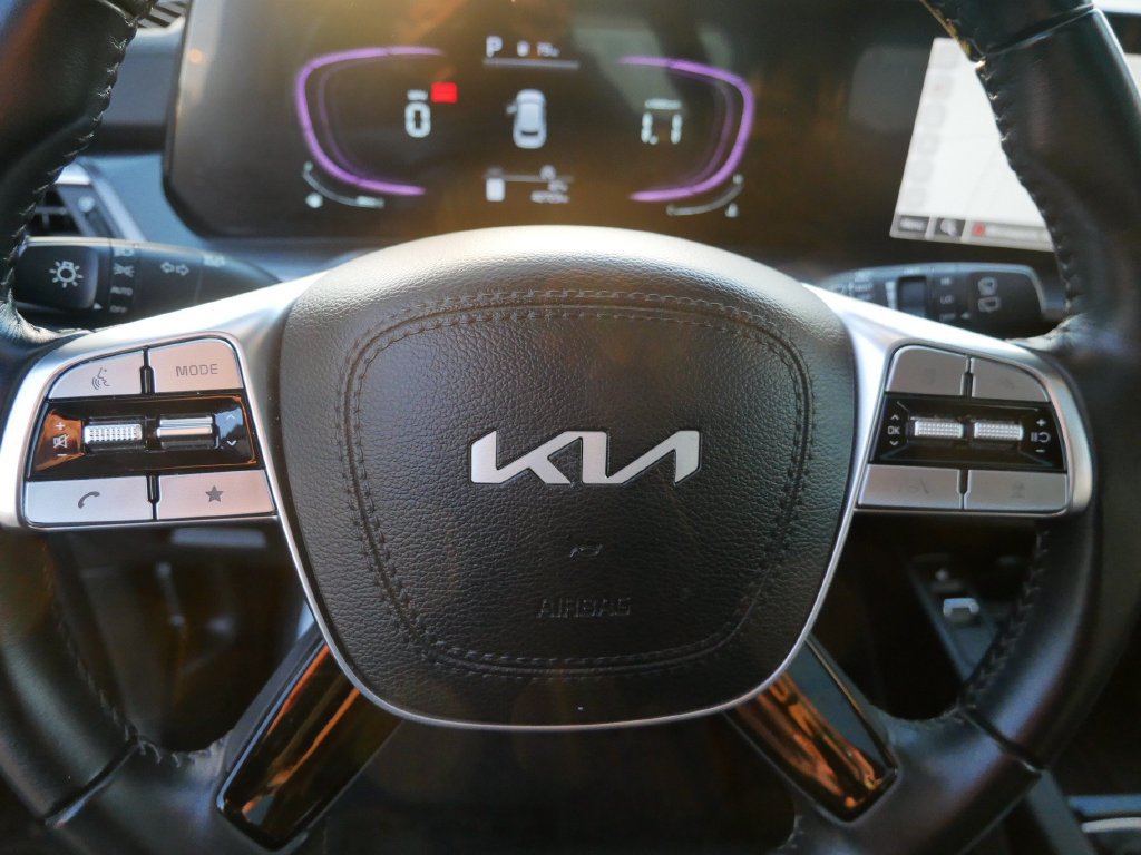 Used 2025 Kia Telluride S AWD/4WD image 17