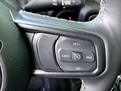 Used 2023 Jeep Gladiator Sport AWD/4WD image 21