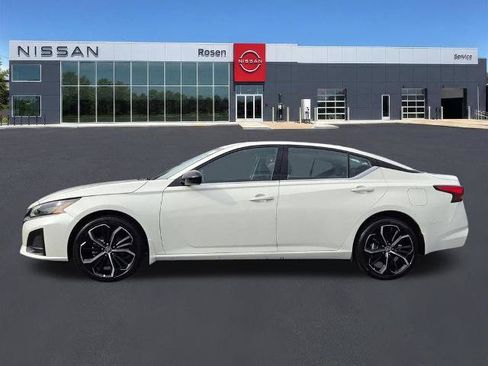 Certified 2025 Nissan Altima 2.5 SR AWD/4WD image 6