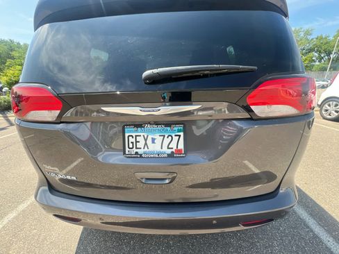 Used 2020 Chrysler Voyager LX w/ Cold Weather Group FWD image 5