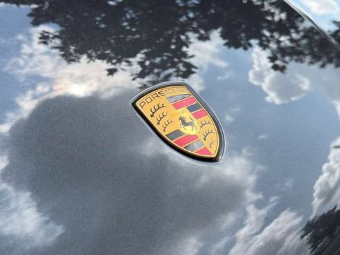 Certified 2024 Porsche Macan AWD/4WD image 27