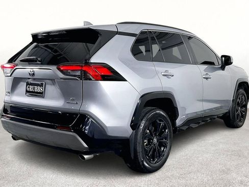 Used 2024 Toyota RAV4 SE image 2