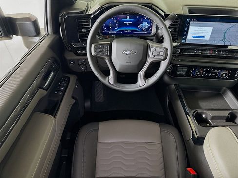 Certified 2025 Chevrolet Silverado 2500 ZR2 w/ Technology Package image 22