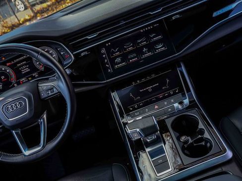 Used 2022 Audi Q8 Premium Plus image 21