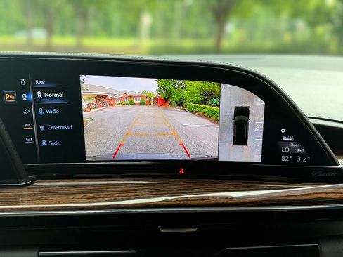 Used 2024 Cadillac Escalade ESV Luxury RWD image 36