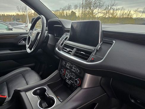 Used 2024 Chevrolet Tahoe Premier AWD/4WD image 11