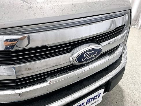 Used 2017 Ford F150 Lariat w/ Equipment Group 502A Luxury RWD image 7