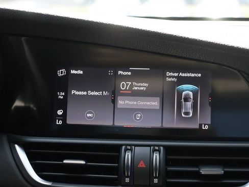 Used 2020 Alfa Romeo Giulia AWD w/ Cold Weather Package image 19