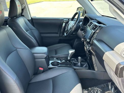 Used 2024 Toyota 4Runner TRD Off-Road Premium w/ Off Road Premium Plus Package AWD/4WD image 9