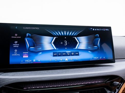 New 2026 BMW 330i xDrive Sedan w/ M Sport Package image 24