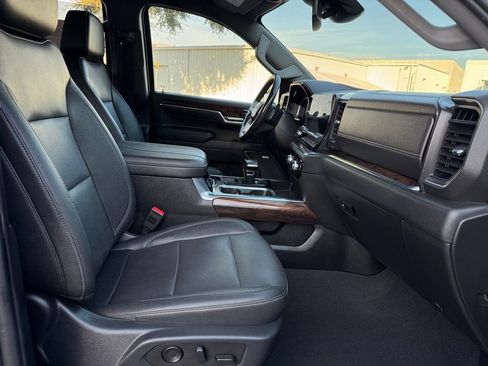 Used 2023 GMC Sierra 1500 SLT w/ SLT Premium Package image 28