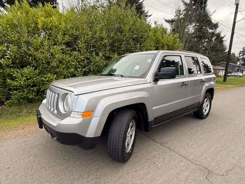 Used 2017 Jeep Patriot Sport FWD image 16