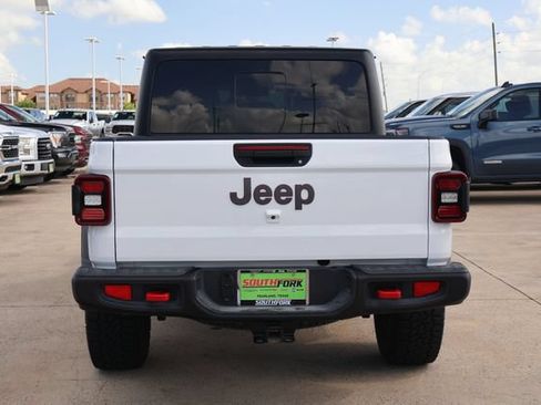 Used 2025 Jeep Gladiator Rubicon w/ Convenience Group AWD/4WD image 5