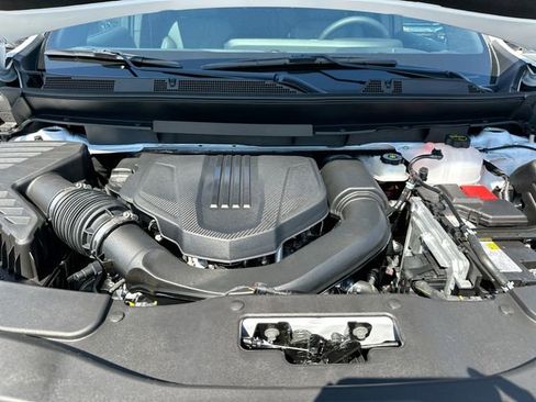 New 2025 Chevrolet Traverse LT w/ Enhanced Driving Package image 30