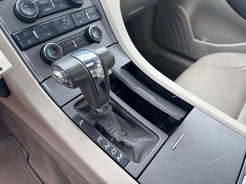 Used 2010 Ford Taurus SEL FWD image 16