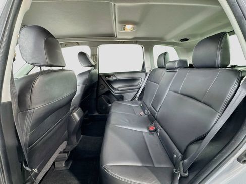 Used 2014 Subaru Forester 2.5i Touring AWD/4WD image 13