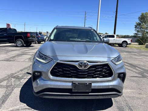 Used 2023 Toyota Highlander Limited AWD/4WD image 8