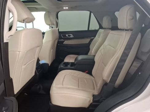 Used 2019 Ford Explorer Platinum AWD/4WD image 10
