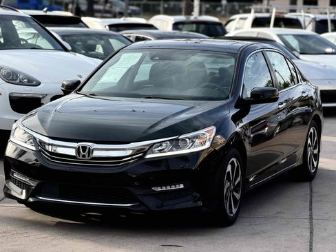 Used 2016 Honda Accord EX image 3