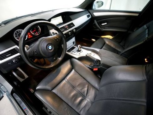 Used 2008 BMW M5 RWD image 6