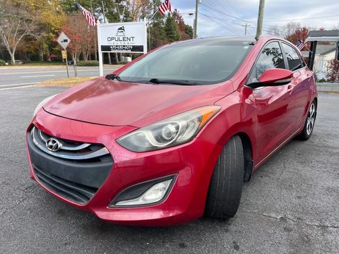 Used 2014 Hyundai Elantra GT w/ Option Group 03 FWD image 3
