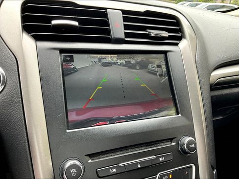 Used 2017 Ford Fusion SE w/ Equipment Group 201A FWD image 37