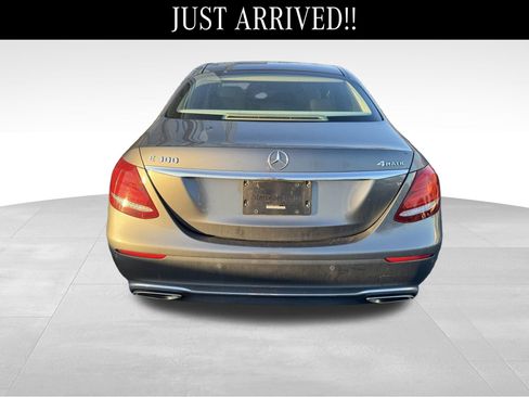 Used 2017 Mercedes-Benz E 300 4MATIC image 4
