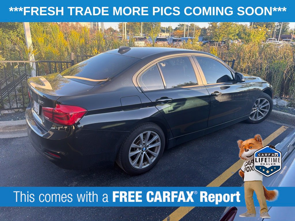 Used 2018 BMW 320i xDrive Sedan AWD/4WD image 4
