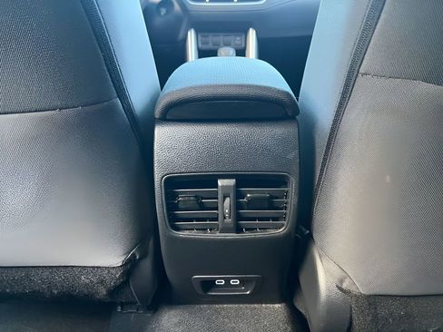 Used 2024 Toyota Corolla Cross LE image 16