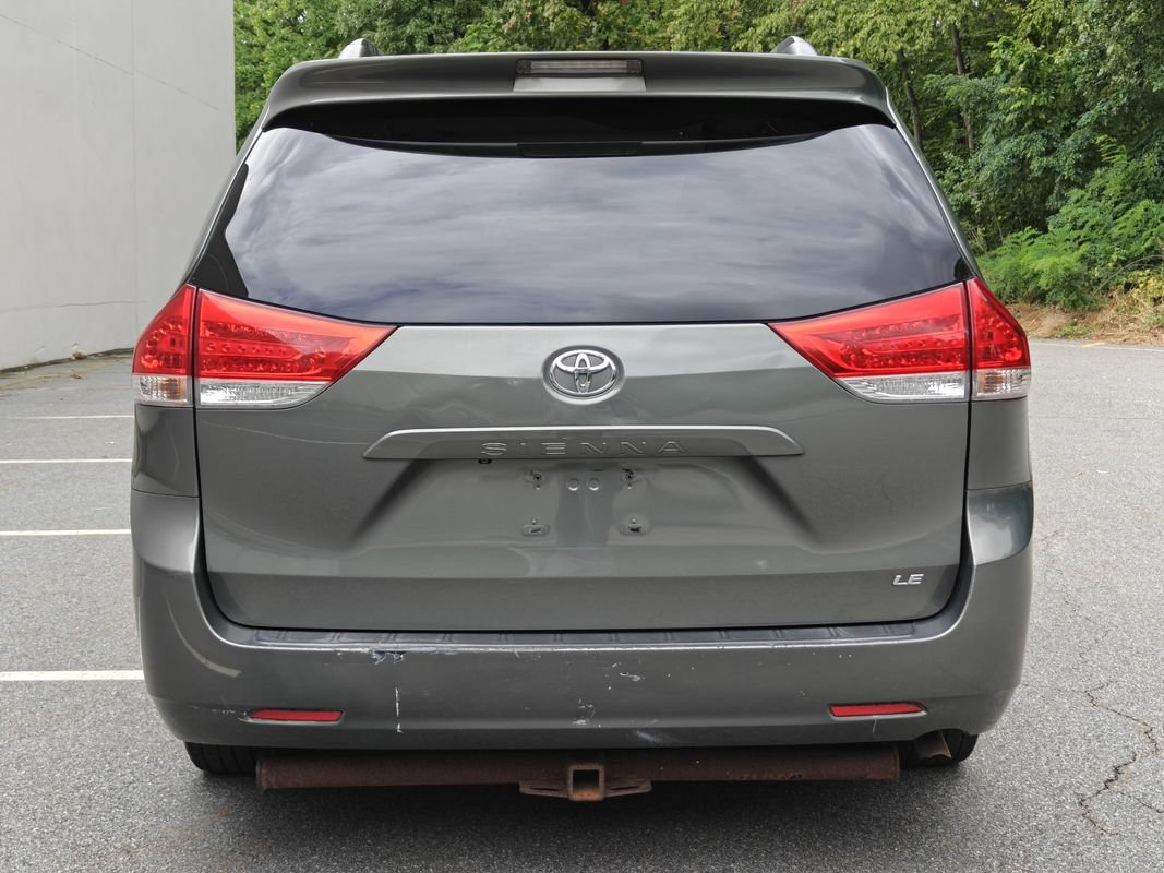 Used 2011 Toyota Sienna LE FWD image 7