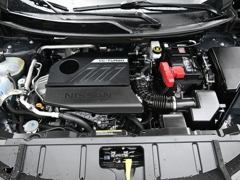 Used 2025 Nissan Rogue SV image 30