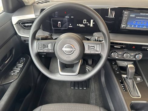 Certified 2025 Nissan Kicks S AWD/4WD image 17