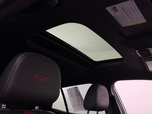 Used 2024 Chevrolet Trax RS w/ Sunroof Package FWD image 31
