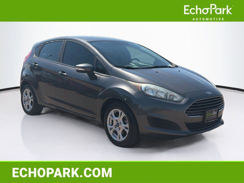 Used 2016 Ford Fiesta SE FWD image 1