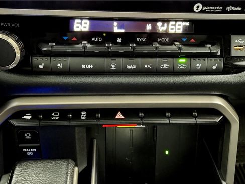 Used 2022 Toyota Tundra Limited image 29