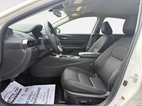 Used 2025 Nissan Altima 2.5 SV FWD image 10