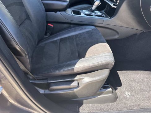 Used 2021 Jeep Grand Cherokee Laredo X RWD image 11