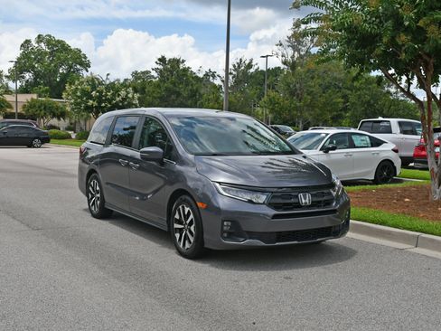Used 2025 Honda Odyssey EX-L image 6