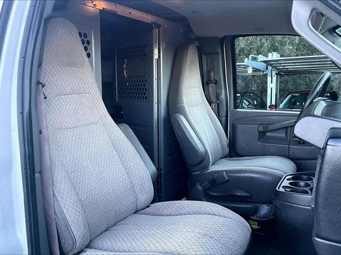 Used 2017 Chevrolet Express 3500 image 7