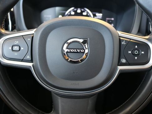 Used 2018 Volvo XC60 T6 Momentum w/ Vision Package image 47