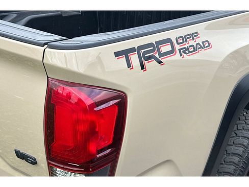 Used 2019 Toyota Tacoma TRD Off-Road RWD image 7