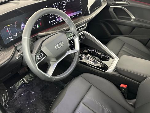 Used 2025 Audi Q5 Premium w/ 19" Wheel Package image 9