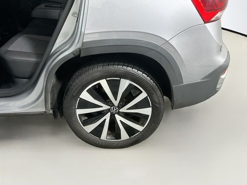 Used 2023 Volkswagen Taos SE FWD image 17