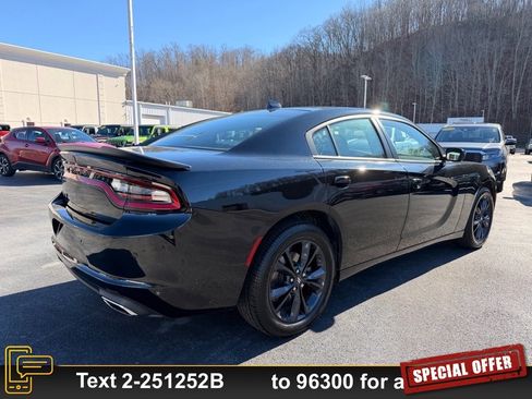 Used 2023 Dodge Charger SXT w/ Blacktop Package image 4