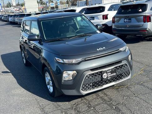 Certified 2022 Kia Soul LX w/ Technology Package image 5