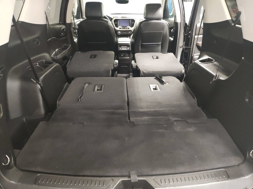 Used 2023 GMC Acadia Denali w/ Denali Technology Package FWD image 16
