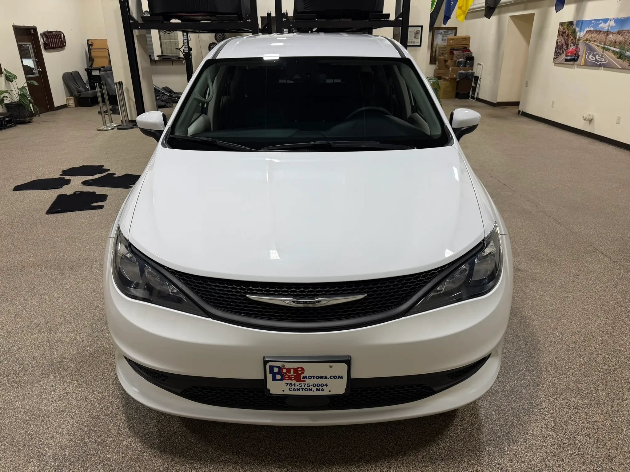 Used 2023 Chrysler Voyager LX FWD image 11